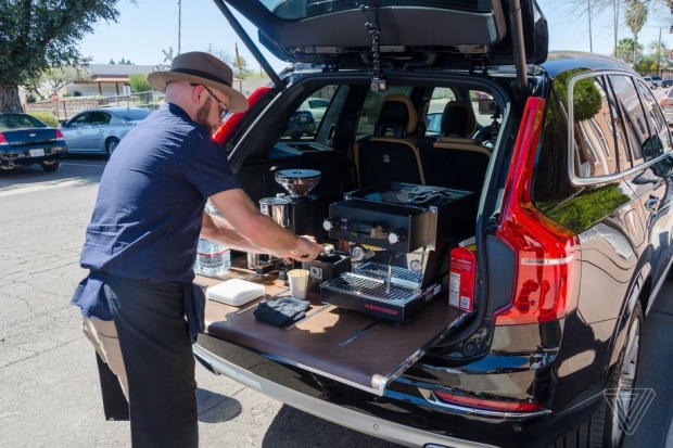 Volvo 原廠改裝 XC90 SUV 行動咖啡車，走到哪都能享受一杯好咖啡